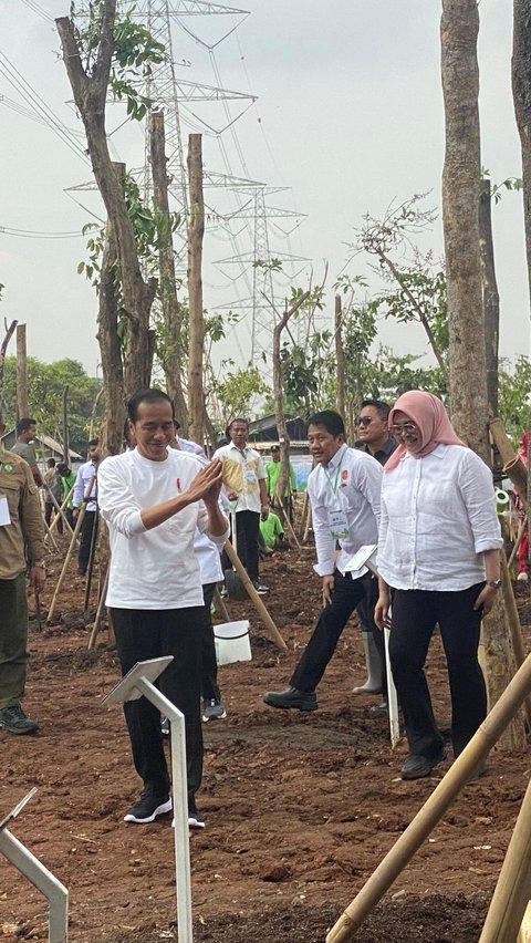 Antam Ikut Dampingi Jokowi dalam Tanam Pohon Bersama