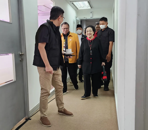 Menurut Nusron, ucapan itu bentuk kegelisahan dari Megawati. Meski begitu Nusron tetap menghormati Mega sebagai tokoh bangsa anak Proklamator Soekarno.