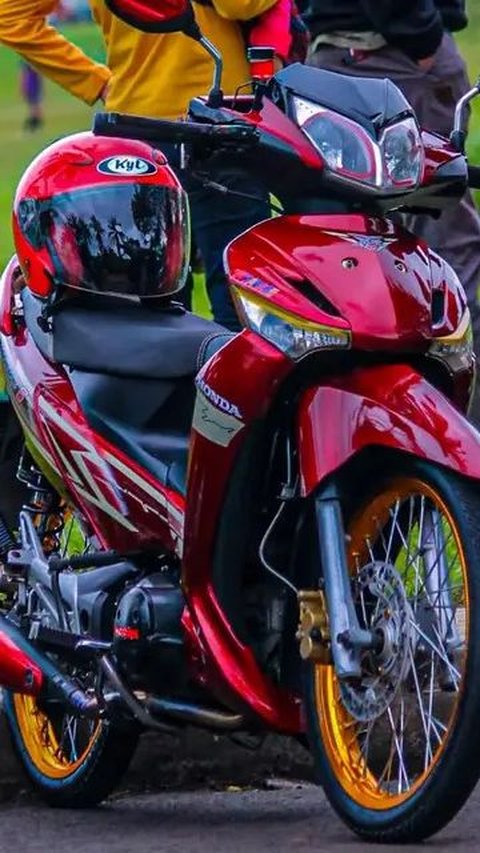 Honda Supra X yang dimodifikasi ala-ala Thailook. Meskipun motor bapak-bapak, tapi tetap berjiwa muda. instagram/@ekiwhyusptra_