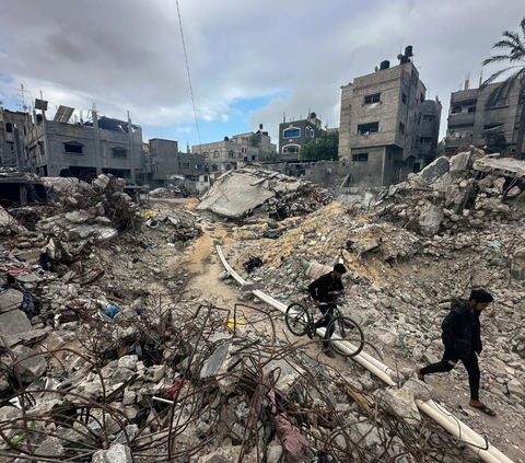 Tanpa Alat Berat, 160 Jenazah Warga Palestina Berhasil Diangkat dari Reruntuhan di Gaza