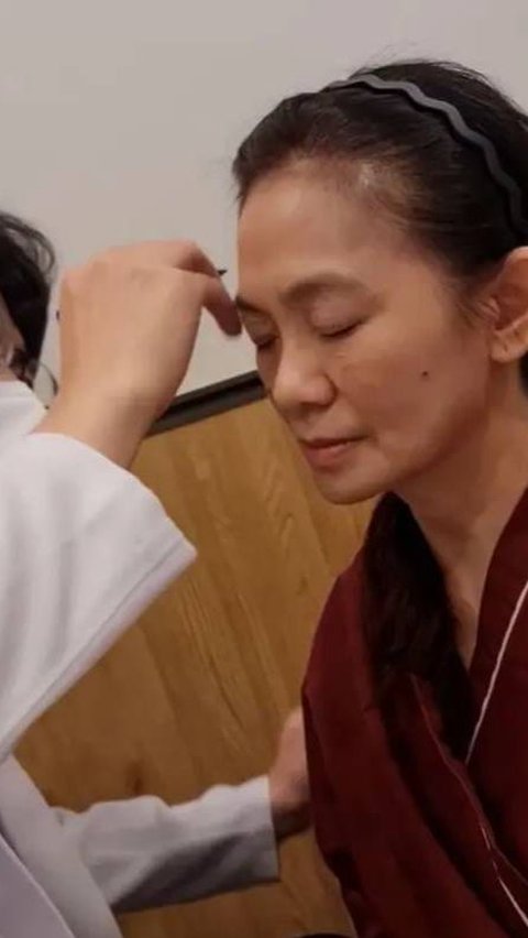 Puspa Dewi mengatakan jika proses penyembuhan wajahnya setelah oplas itu membutuhkan waktu kurang lebih selama 3 bulan.<br>