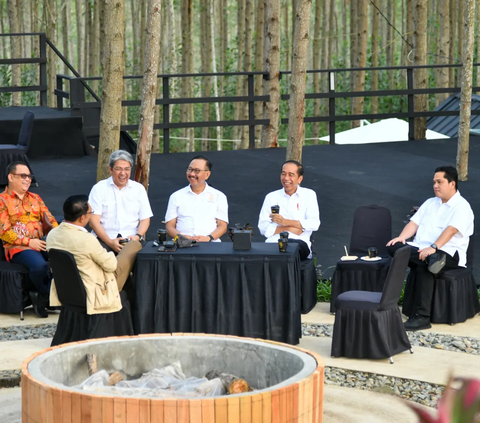 Jokowi Nikmati Teh Hangat Bersama Erick Thohir hingga Ridwan Kamil di IKN