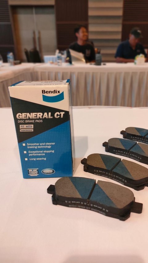 Kampas rem Bendix menggunakan teknologi Blue Titanium Stripe. Tidak perlu masa break-in atau inreyen, alhasil rem lebih cepat pakem.<br>