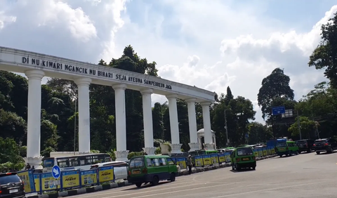 Ceritakan Bogor yang terbuat dari pohon aren