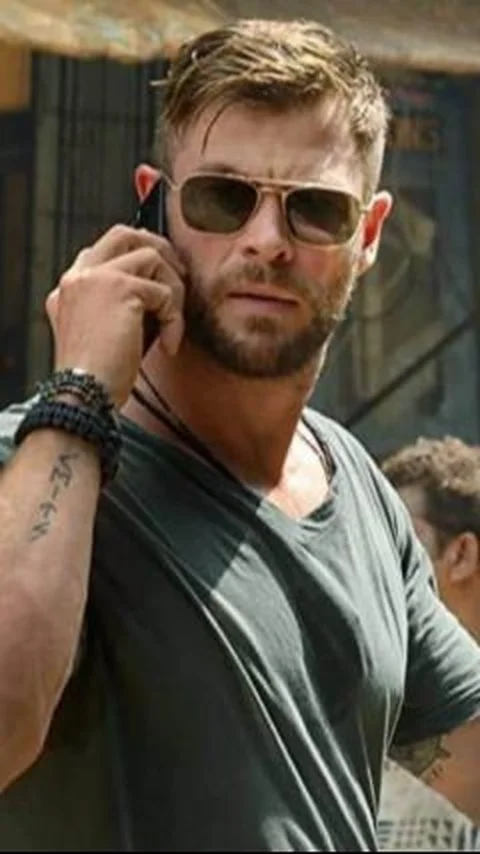 5. Chris Hemsworth