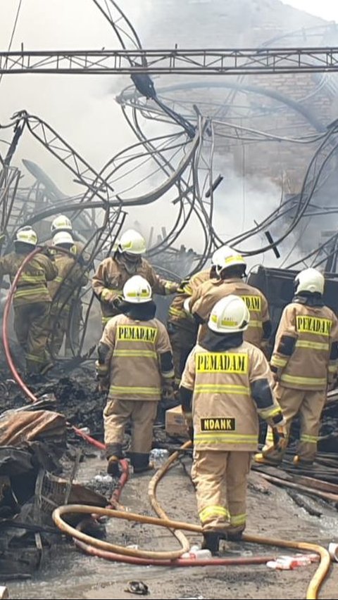 Toko Bangunan di Cilandak Hangus Terbakar akibat Gas Restoran Bocor