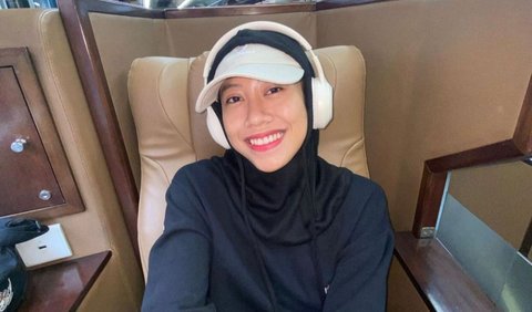 Beberapa Potret Cantik Megawati dengan HIjab Hitam