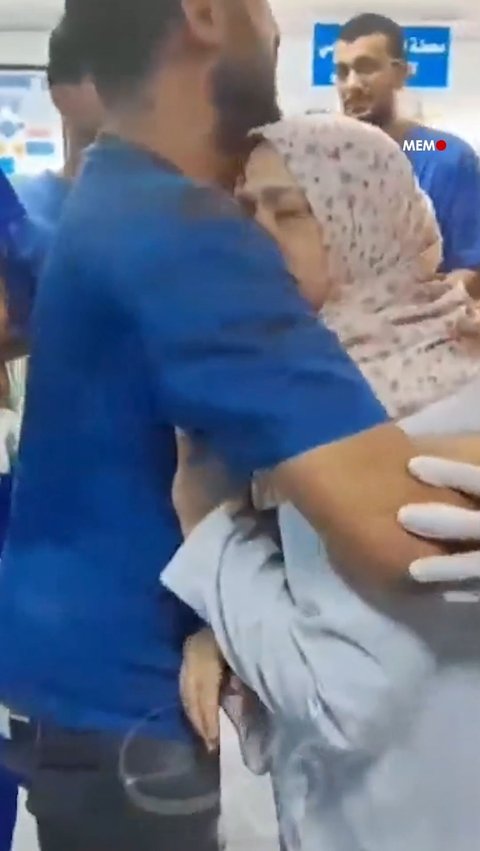 Tangis Histeris Dokter Rumah Sakit Indonesia di Gaza Lihat Putrinya Jadi Korban Bom Israel