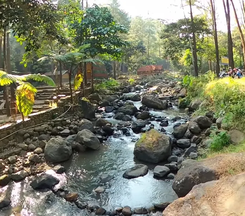 Mengisi Akhir Pekan di Curug Legok Leles, Paket Komplet Wisata Camping dan Air Terjun di Majalengka