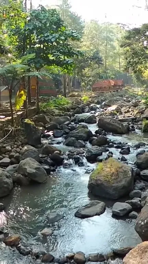 Mengisi Akhir Pekan di Curug Legok Leles, Paket Komplet Wisata Camping dan Air Terjun di Majalengka