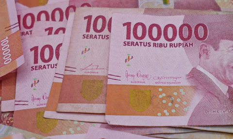 Rupiah Nyaris Rp16.000 per USD, Sri Mulyani Nilai Pelemahan Mata Uang Negara Lain Lebih Parah