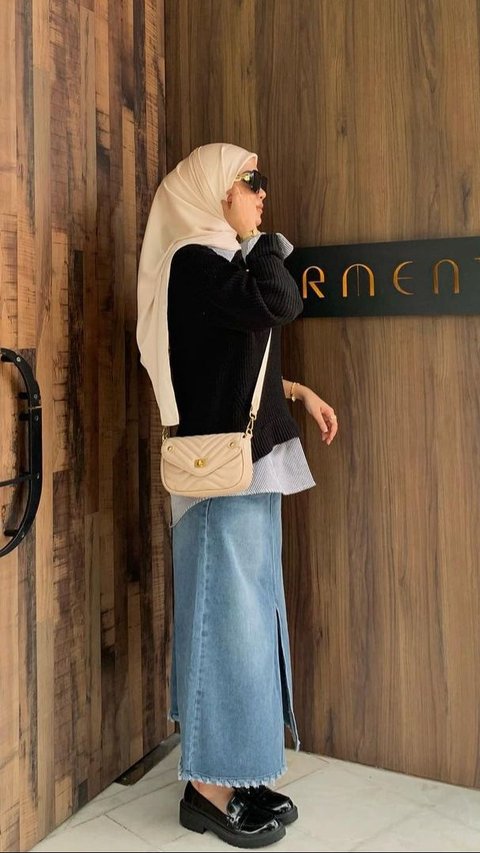 Layering Outfit Hijab Semi Formal, Hangat untuk Musim Hujan