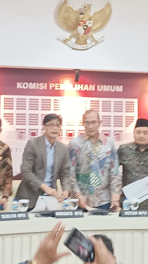 <br>KPU Tetapkan 9.917 Orang Masuk DCT Anggota DPR RI Pemilu 2024<br>