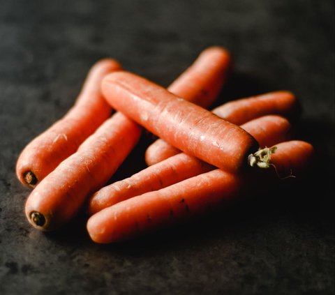 Consuming Carrots Every Day, This Woman's Skin Turns Orange