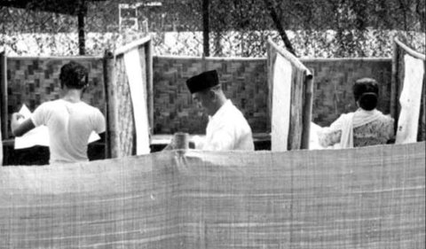 Melansir dari situs Komisi Pemilihan Umum, Pemilu di Indonesia dibagi dalam tiga era pemerintahan. Masa parlementer, Orde Baru dan Reformasi.<br>