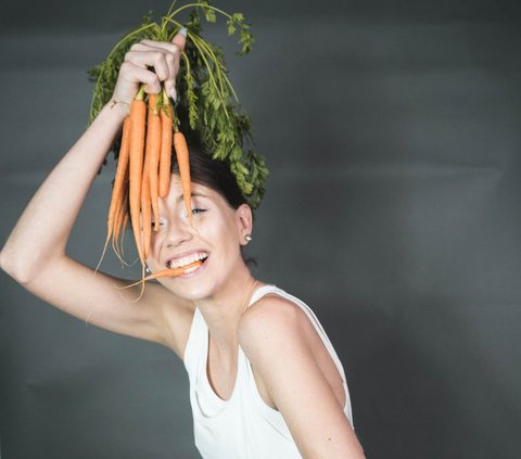 Consuming Carrots Every Day, This Woman's Skin Turns Orange