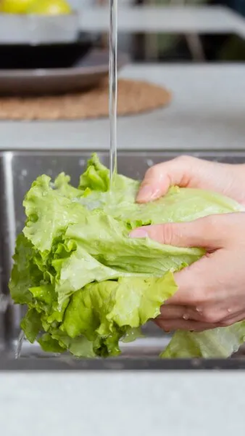 Efek Tidak Mencuci Buah dan Sayur: Risiko dan Dampak pada Kesehatan