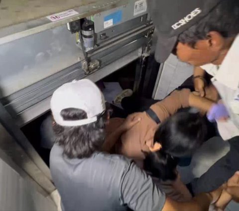 Detik-Detik Dosen dan Mahasiswa Unifa Makassar Terjebak di Lift Kampus Gara-Gara Mati Lampu