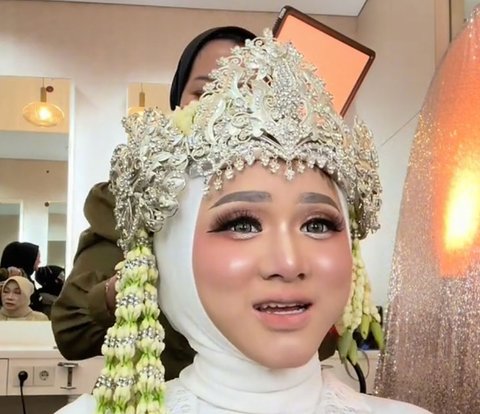 Random Behavior of the Bride Makes Netizens Laugh, Netizens: So Relatable