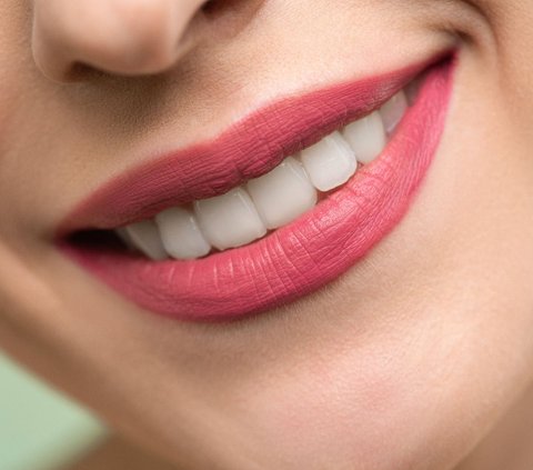 Note, This is How to Naturally Brighten Teeth