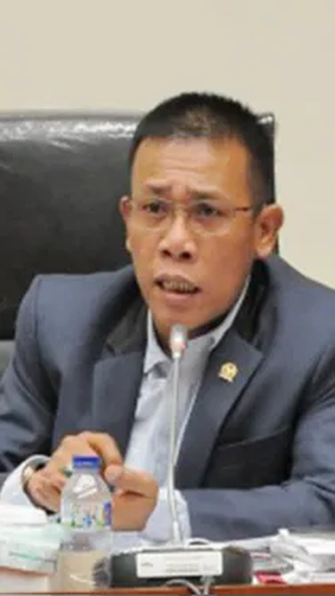 <br>Dianggap Lecehkan MK, Masinton PDIP Dilaporkan ke MKD DPR<br>