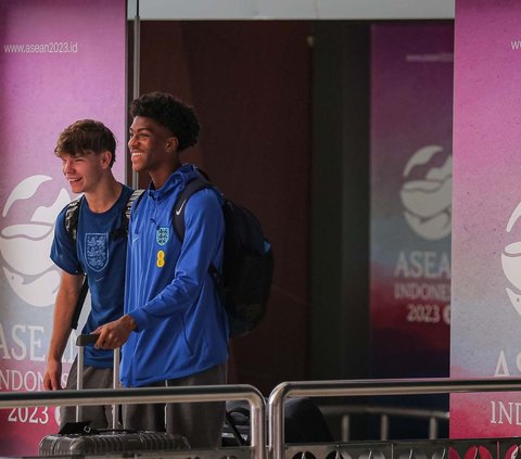 FOTO: Skuad Timnas Inggris U-17 Tiba di Indonesia Jelang Piala Dunia U-17 2023