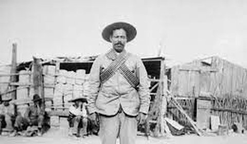 <b>Jari Pelatuk Pancho Villa</b>
