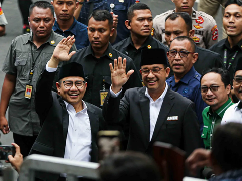 Aksi Kocak Cak Imin Tunjukkan Poster 'Mie Instan Saja Butuh Proses', Anies: Gak Bahaya Ta?