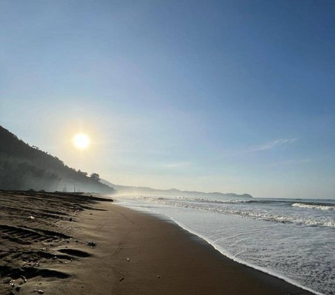 Eksotisme Pantai Midodaren Tulungagung, Spot Paralayang Terindah di Jawa Timur