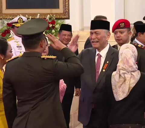 Jenderal TNI Maruli Simanjuntak dilantik sebagai Kepala Staf Angkatan Darat (Kasad) di Istana Negara, Jakarta, Rabu (29/11) oleh Presiden Joko Widodo.