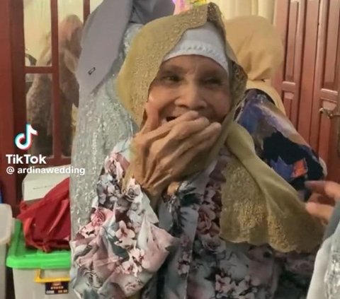 Nenek Kembar Tiga Ini Viral, Aksinya Sukses Curi Perhatian