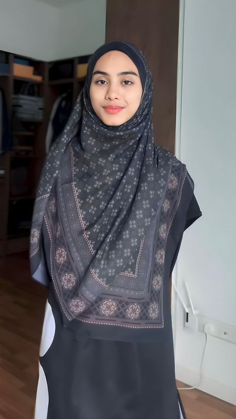 Tutorial Hijab Simpel Ala Aisyah Hijanah, Influencer Terkenal Asal Malaysia