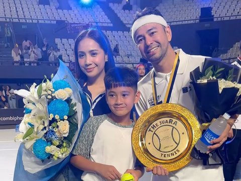 Raffi Ahmad Menang Tenis Lawan Taufik Hidayat, ini Momen Kemenangannya