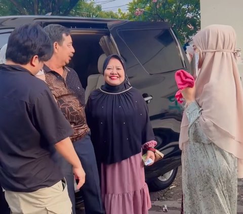 Dulunya Penonton Bayaran, Manager Irfan Hakim kini Bisa Beli Mobil Mewah buat Keluarga