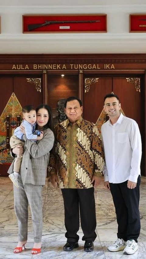 10 Gaya Artis Penuhi Undangan Prabowo Subianto, Busana Fuji Jadi Omongan!