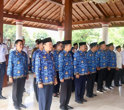 Wali Kota Pasuruan Kukuhkan Pengurus 'One Pesantren One Produk' Tahun 2023-2026