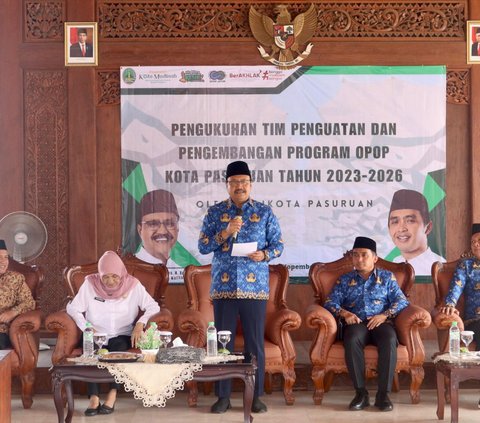 Wali Kota Pasuruan Kukuhkan Pengurus 'One Pesantren One Produk' Tahun 2023-2026