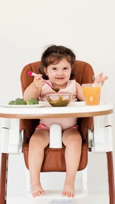 Aturan Pemberian Makanan Bayi Usia 6-11 Bulan