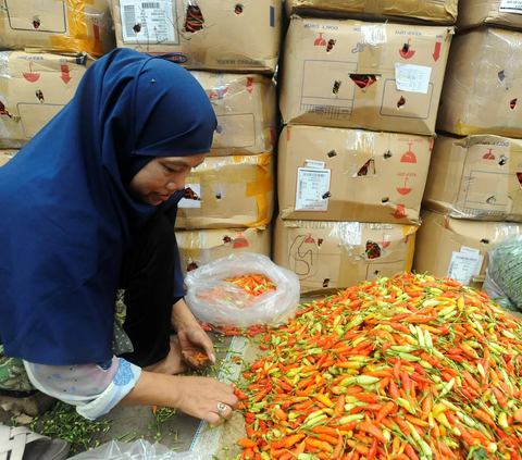 FOTO: Harga Cabai Rawit Merah Masih Tinggi Tembus Rp85 Ribu di Pasar Tradisional Jakarta