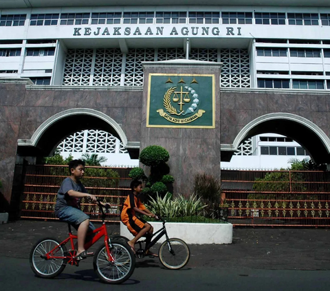 Kasus Berjalan Lambat, KPK Diminta Ambil Alih Kasus Impor Emas dari Kejagung