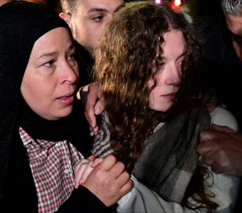 FOTO: Aktivis Wanita Palestina Ahed Tamimi Dibebaskan dari Penjara Israel