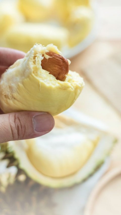 Tips Makan Buah Durian yang Tepat