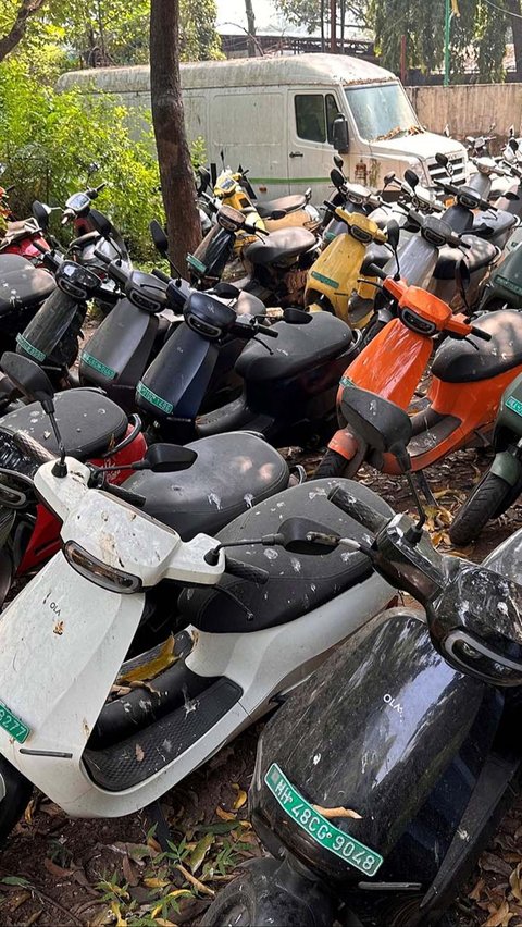 FOTO: Penampakan Ratusan Motor Listrik di India Terbengkalai, Ini Penyebabnya!