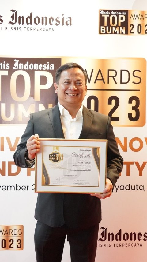 Direktur Utama PNM Arief Mulyadi jadi The Best CEO di Ajang Top BUMN Awards 2023