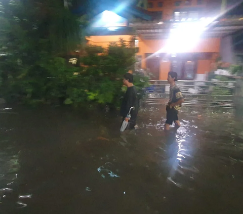 Banjir Melanda Depok, 200 Rumah di Pondok Tirta Mandala Terendam hingga Satu Meter