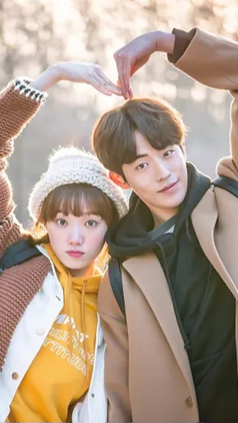 4. WEIGHTLIFTING FAIRY KIM BOK JOO (2016): Kisah Romantis Atlet Wanita dan Pria