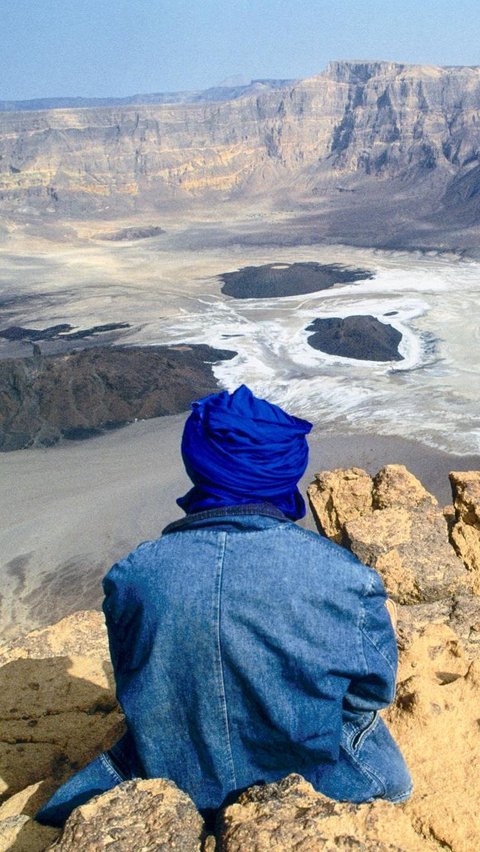 Ngeri! Foto Penampakan 'Tengkorak' Raksasa di Gurun Sahara Menatap Tajam ke Luar Angkasa, Ternyata Begini Faktanya