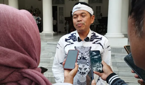 Dirinya mengaku diminta uang parahu senilai Rp 10 miliar oleh orang yang mengaku dekat dengan elit partai politik. 