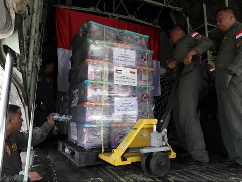 FOTO: Momen Jokowi Kirim 51,5 Ton Bantuan untuk Palestina, 2 Pesawat Hercules TNI AU Dikerahkan
