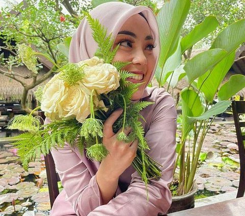 Potret Kak Nisa, Host Kinderflix yang Tengah Jadi Sorotan